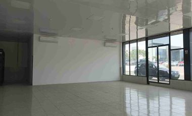 ALQUILO LOCAL COMERCIAL ESQUINERO