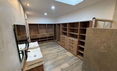 CASA EN RENTA EN RIO ALTOZANO