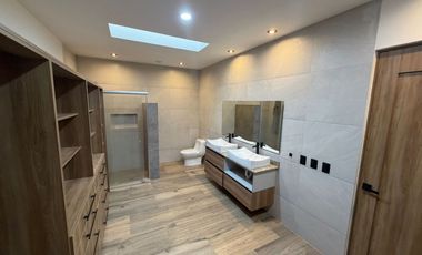 CASA EN RENTA EN RIO ALTOZANO