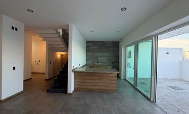 CASA EN RENTA EN RIO ALTOZANO