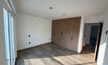 CASA EN RENTA EN RIO ALTOZANO