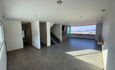 CASA EN RENTA EN RIO ALTOZANO