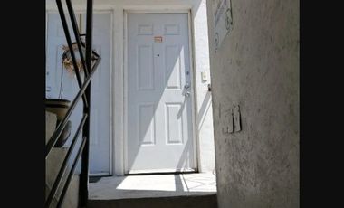 BONITO DEPARTAMENTO EN UNIDAD SANTA CECILIA