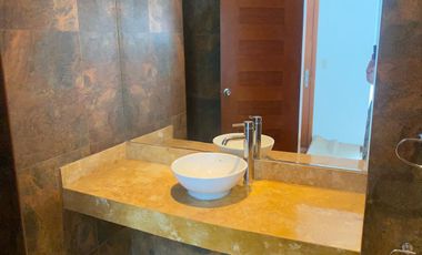 Vendo dpto. de 223m2 de 3 dormitorios con baño, 3 cocheras