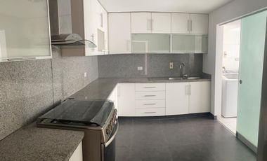 Vendo dpto. de 223m2 de 3 dormitorios con baño, 3 cocheras