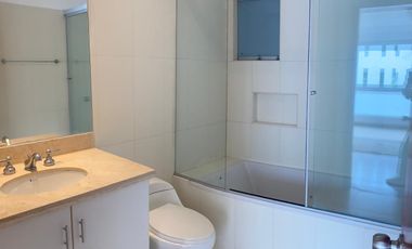 Vendo dpto. de 223m2 de 3 dormitorios con baño, 3 cocheras