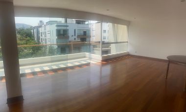 Vendo dpto. de 223m2 de 3 dormitorios con baño, 3 cocheras