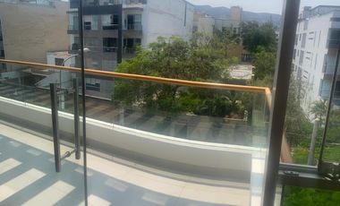 Vendo dpto. de 223m2 de 3 dormitorios con baño, 3 cocheras