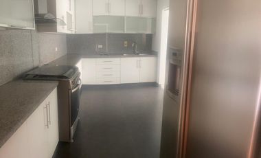 Vendo dpto. de 223m2 de 3 dormitorios con baño, 3 cocheras