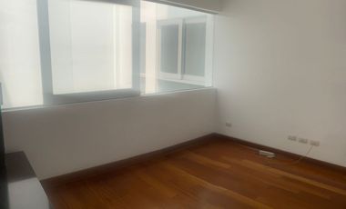 Vendo dpto. de 223m2 de 3 dormitorios con baño, 3 cocheras