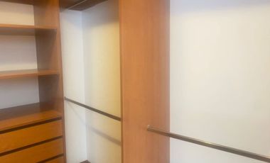 Vendo dpto. de 223m2 de 3 dormitorios con baño, 3 cocheras