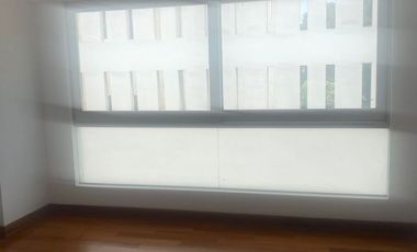 Vendo dpto. de 223m2 de 3 dormitorios con baño, 3 cocheras