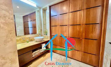 Departamento en renta anual con 3 recámaras, terraza y vista al mar