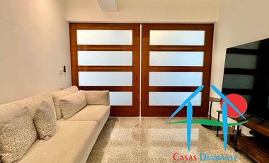 Departamento en renta anual con 3 recámaras, terraza y vista al mar