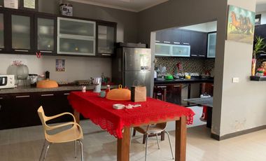 BUC Dijual Segera Rumah Full Furnished Sangat Terawat di Panjer Dekat Renon