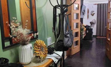 Excelente y cómoda propiedad con local comercial