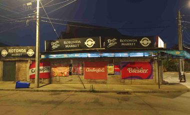 Excelente y cómoda propiedad con local comercial