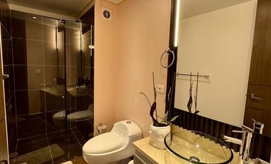 Venta de hermoso apartamento en exclusivo sector de la ciudad, seguro, tranquilo y lleno de zonas verdes con accesos a vías importantes de la ciudad.