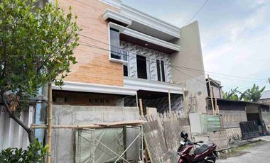 Rumah Mewah 2 Lt Finishing di Fajar Indah Colomadu KRA