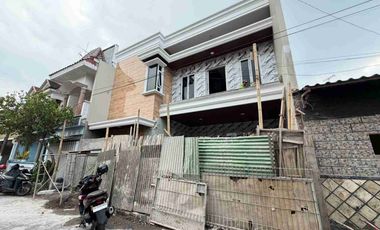 Rumah Mewah 2 Lt Finishing di Fajar Indah Colomadu KRA