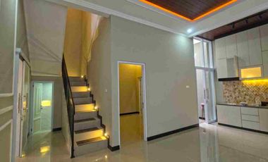Rumah Mewah 2 Lt Baru di Fajar Indah Colomadu KRA