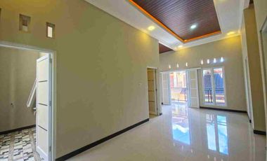 Rumah Mewah 2 Lt Baru di Fajar Indah Colomadu KRA