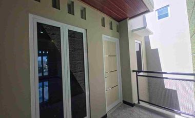 Rumah Mewah 2 Lt Baru di Fajar Indah Colomadu KRA