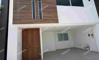 HERMOSA CASA NUEVA EN RENTA CACATTA LOMAS DE ANGELÓPOLIS PUEBLA.