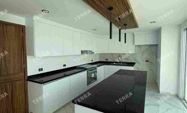 HERMOSA CASA NUEVA EN RENTA CACATTA LOMAS DE ANGELÓPOLIS PUEBLA.