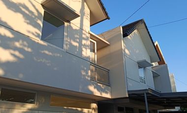 Rumah 2 Lantai Onegate System Di Cisaranten Arcamanik Luasnya Besar