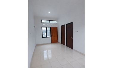 DIJUAL RUMAH BARU RENOV HALAMAN BELAKANG LUAS SIAP HUNI