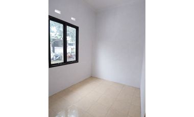 DIJUAL RUMAH BARU RENOV HALAMAN BELAKANG LUAS SIAP HUNI