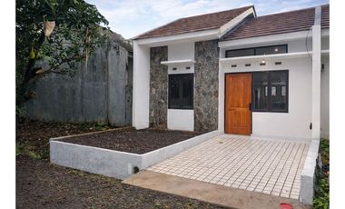 DIJUAL RUMAH BARU RENOV HALAMAN BELAKANG LUAS SIAP HUNI