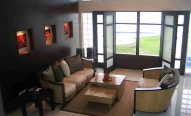 Stunning Modern Mansion in Prime Location