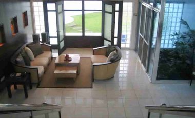 Stunning Modern Mansion in Prime Location