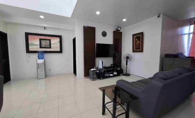 Stunning Modern Mansion in Prime Location