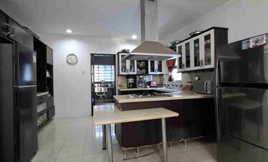 Stunning Modern Mansion in Prime Location