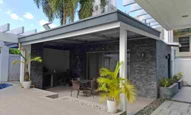 Stunning Modern Mansion in Prime Location