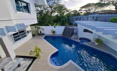 Stunning Modern Mansion in Prime Location