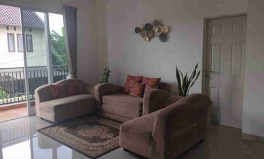 DIJUAL RUMAH 3 LANTAI HOOK JATIBENING BARU 250M2 SHM SELANGKAH KE JAKARTA