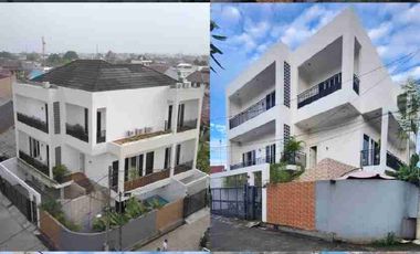 DIJUAL RUMAH 3 LANTAI HOOK JATIBENING BARU 250M2 SHM SELANGKAH KE JAKARTA