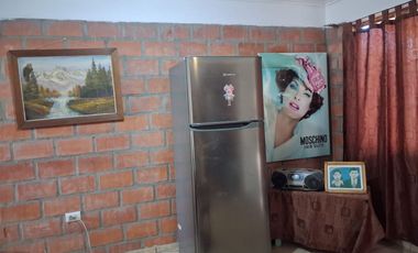 ¡Oportunidad a un nuevo comienzo!.  Venta CASA ESQUINA de 2  pisos.