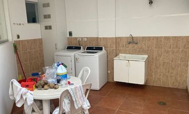 Playa Totoritas - Malecón - Vendo linda casa frente al mar. 5 Dorm. 2 cocheras.