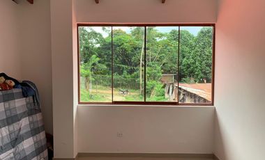 Es el espacio ideal para que los chicos jueguen, para tus mascotas o simplemente para tomarte un café sintiendo la frescura de la zona.