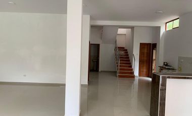 Es el espacio ideal para que los chicos jueguen, para tus mascotas o simplemente para tomarte un café sintiendo la frescura de la zona.