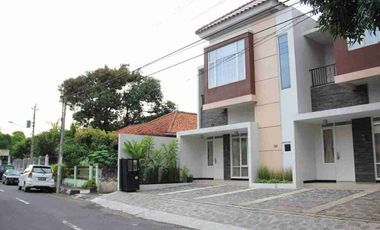 DIJUAL HOMSTAY FULL FURNISED TENAGAH KOTA DEKAT MALOBORO YOGYAKARTA