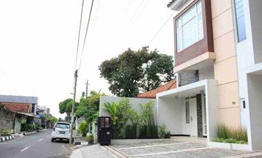 DIJUAL HOMSTAY FULL FURNISED TENAGAH KOTA DEKAT MALOBORO YOGYAKARTA