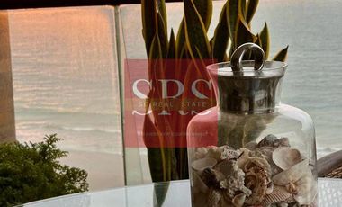 VENTA DE LUJOSO DEPARTAMENTO FRENTE AL MAR