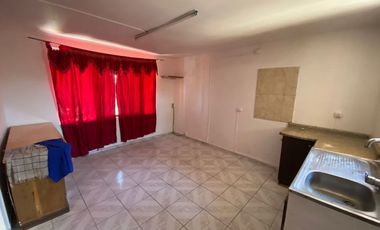 Casa esquina de dos pisos en comuna de Maipú en arriendo
