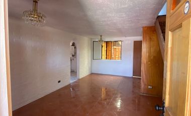 Casa esquina de dos pisos en comuna de Maipú en arriendo
